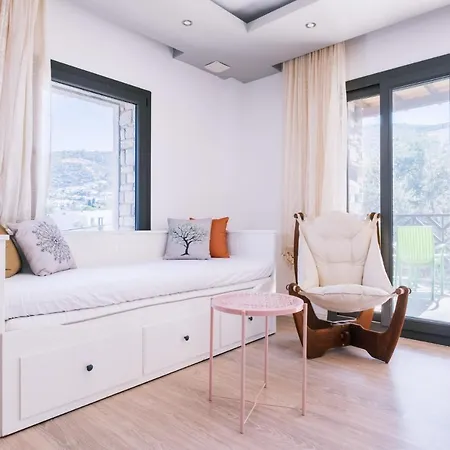 Chic Flat W Balcony 3 Min To In * Αλικαρνασσός