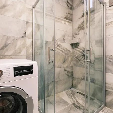 Apartment Chic Flat W Balcony 3 Min To In