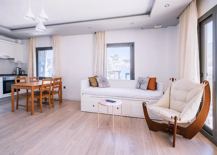 Chic Flat W Balcony 3 Min To In Lägenhet Bodrum