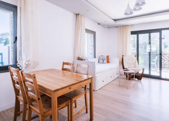 Appartement Chic Flat W Balcony 3 Min To In
