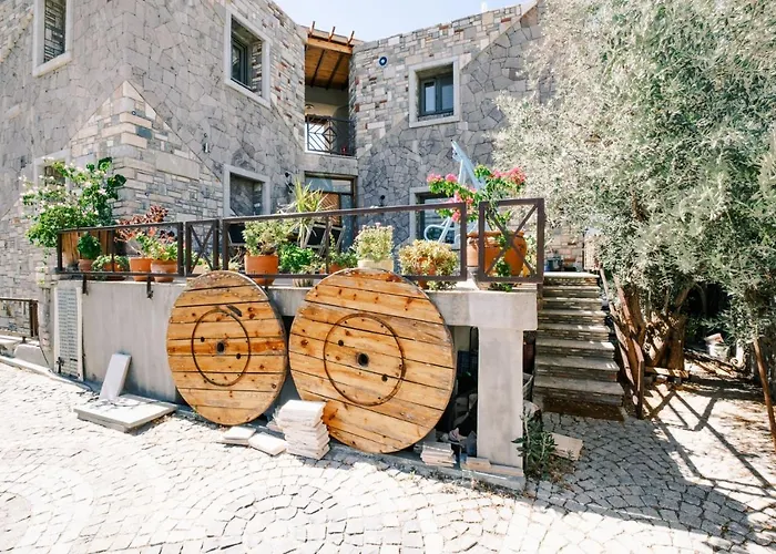 Chic Flat W Balcony 3 Min To In *