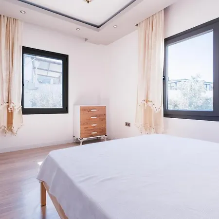 Chic Flat W Balcony 3 Min To In *